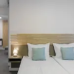Freddo - Coral Complex With Parking & Pool Apartment Warna