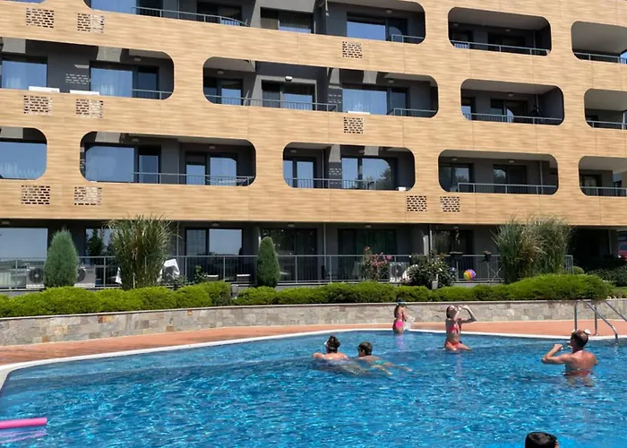 Freddo - Coral Complex With Parking & Pool Apartment Varna